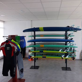 La Garita Surf - School & Rental tablas apiladas